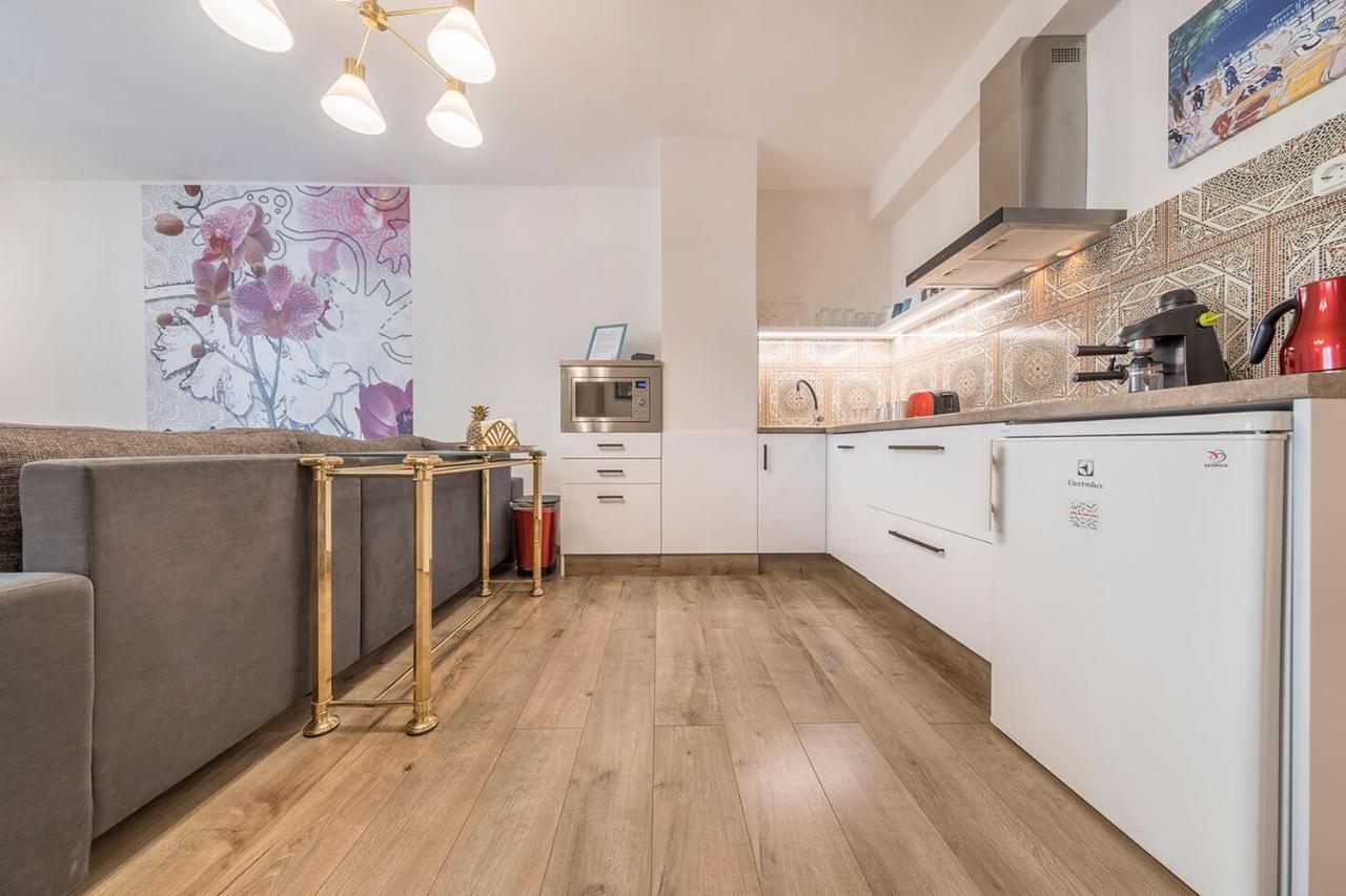 Sandra Apartment Close To Chain Bridge Budapest Esterno foto